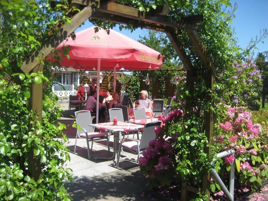 Hotel-Restaurant Vier Linden Stade Exterior foto